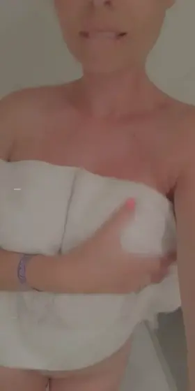 Please describe me with 1 emoji😈