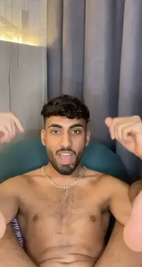 23, kiss my feet 😈