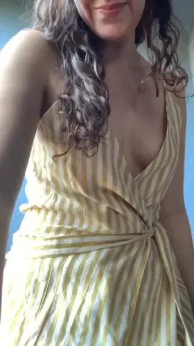 this dress is almost too easy to take off.. perfect for a quickie 😇