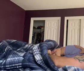 6 month preg wife giving head