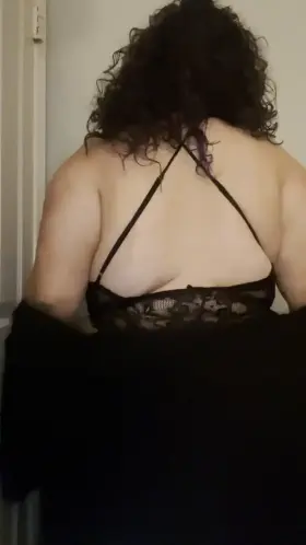 I love a robe drop 🖤