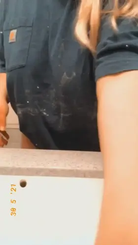 Hey you.... I have something to show you 😈😘