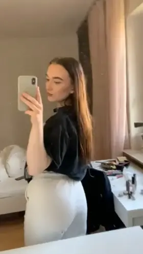 I'm happiliy shaking my ass just for you :P