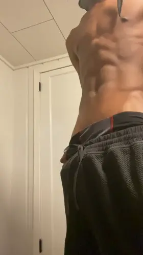 I need a mouth for my throbbing cock🤤