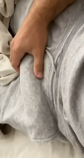 28 [M4F] [M4FM] - Fit, tall, and hung (pic in post and profile)