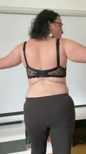 I’m probably more chubby than curvy but I hope I can turn you on regardless!