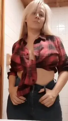 (milf) If even 4 guys would smash me, I‘ll celebrate and fuck myself💕