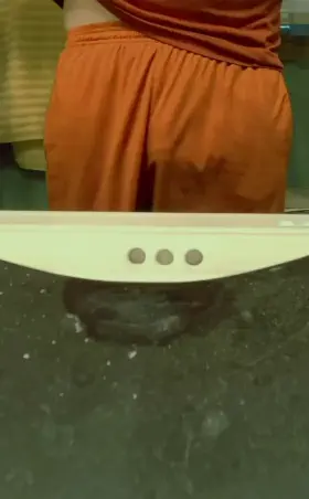 [35] freeballing in basketball shorts while doing yard work is the best