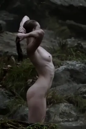 Alyssa Sutherland – Vikings