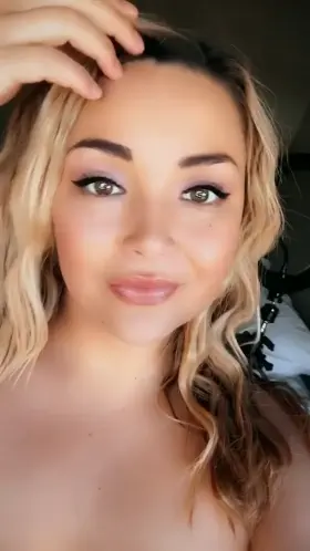 I’m up late and horny and figured I might as well share my chubby mom bod 😏