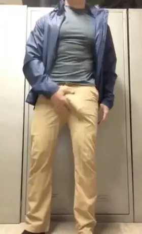 Up early on thirsty Thursday; want a drink of this dad of three? (31)