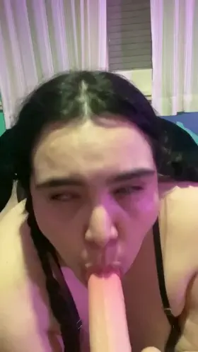 SHE DONT SUCK YOUR DICK LIKE I DO