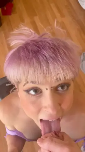 I have permanent bruises on my knees from serving Daddy 🤤🥰