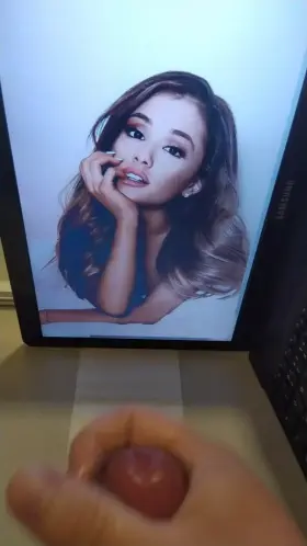 Ariana Grande 💦💦💦