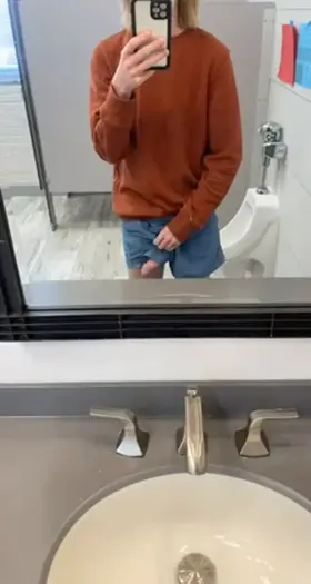 wyd if you walk in on me? 😅🥴