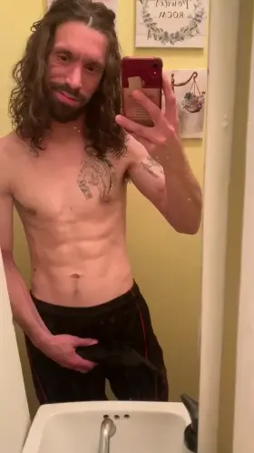 A wild trouser snake appears