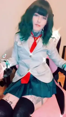Just a Scottish college slut obsessed with anime and TikTok 😂