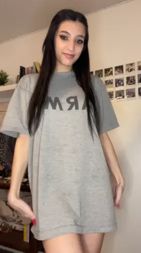 starting off 2021 with this -hopefully cute- petite drop! [OC]