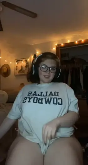 do guys really like thick thighs?