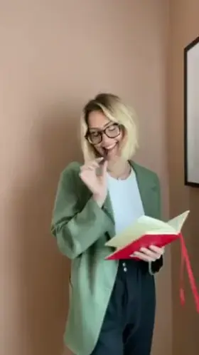 “Dear diary, today I learned a new magic trick.. wanna see?”