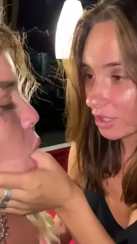 Twin sister Collection - Get New Folder