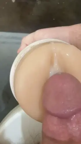 A quick cumshot I filmed for a girl on kik