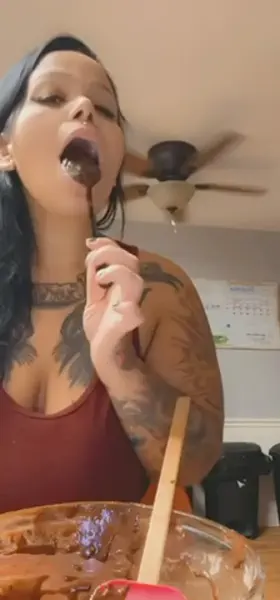 Guess my hot new roommate had a contact high