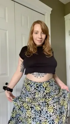 Casual outfit —> curvy tattooed babe