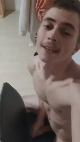 I came like a good slut with my dildo deep uin my ass😁