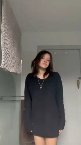 Busty Aussie girl with natural DD’s wanting to please you this morning