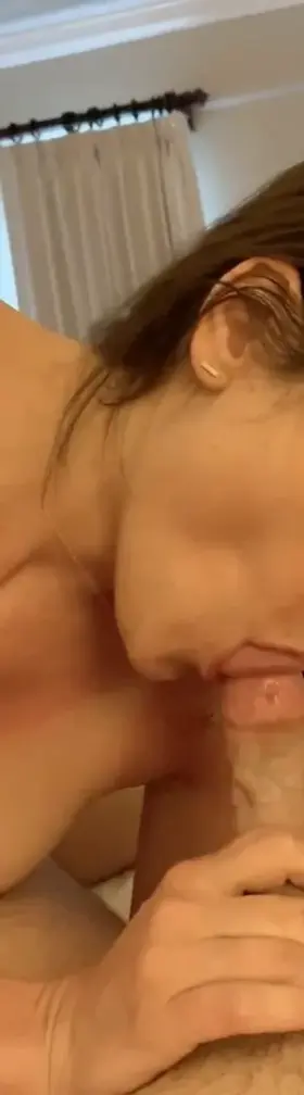 30s wife giving morning head