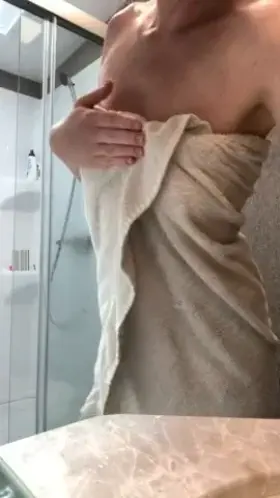 [41, 135 lbs, 5’8”] A different sort of drop for you today!✨