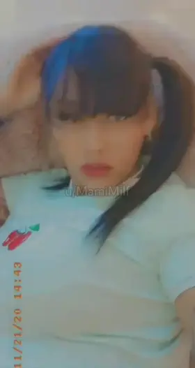 This thong looks son tight 🥵