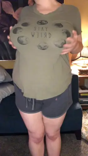 It’s a fine day to drop titties 😝 [f]