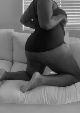 I like to show my ass.