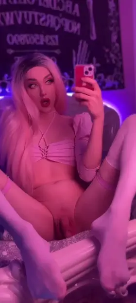 Trying to mesmerize you. Am I doing it right?