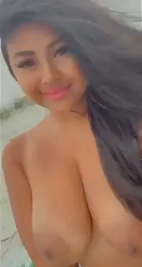 Will you be my nude beach buddy? (F34)