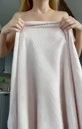 Wet morning tittydrop [oc]