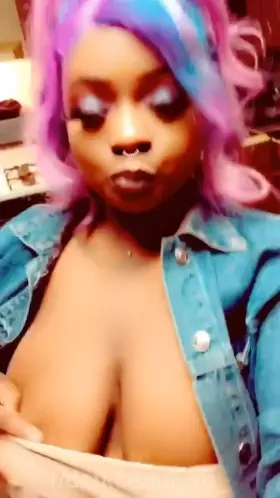 Posting here makes me so horny 💦😋