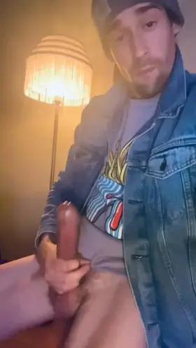 [36] Are you into dads??😅🥺