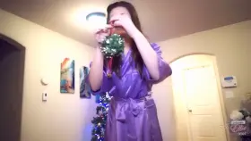 Ellie Idol - Mistletoe Mommy