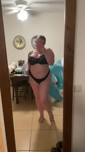 Vacation selfies with a whole lotta sunburn 🥵