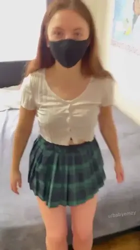 Just an 18 year old who loves being naked on the Internet 😇