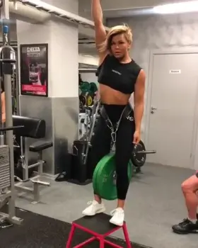 Pull-ups with 20kg/44lbs weight added