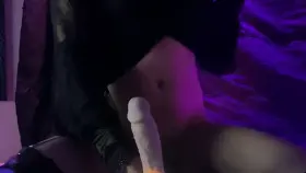 I bet you like the way my clit feels on your big man 🤤