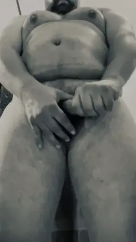 Everybody cums harder with a plug in 😏