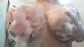 Here's my fat titties <3