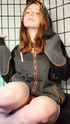 Rylie Rowan gamer girl