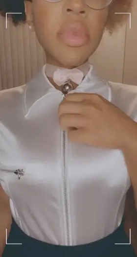 Do you like my bell? 🎀😊