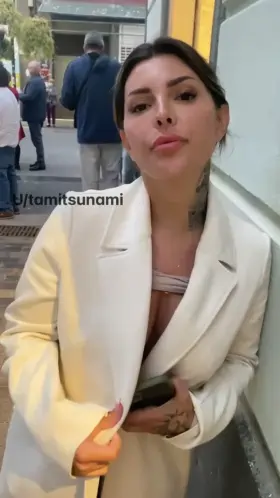 Flashing makes my pussy drooling